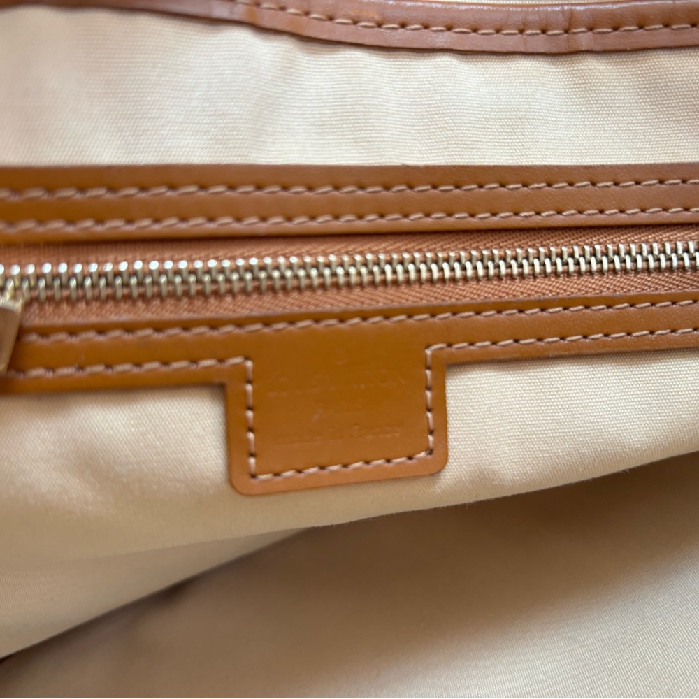 Authentic Louis Vuitton Lucille GM - Picture 12 of 15